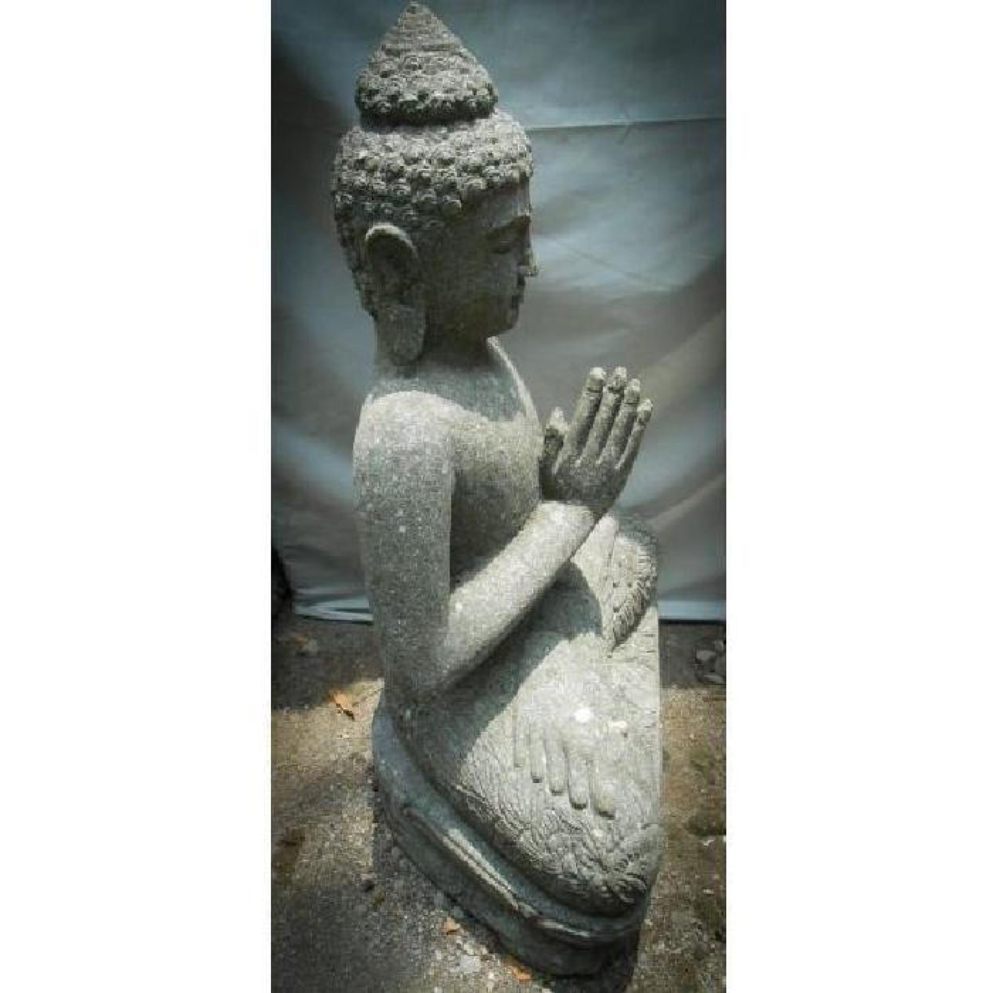 Bouddha assis en pierre volcanique position prière 80cm pas cher