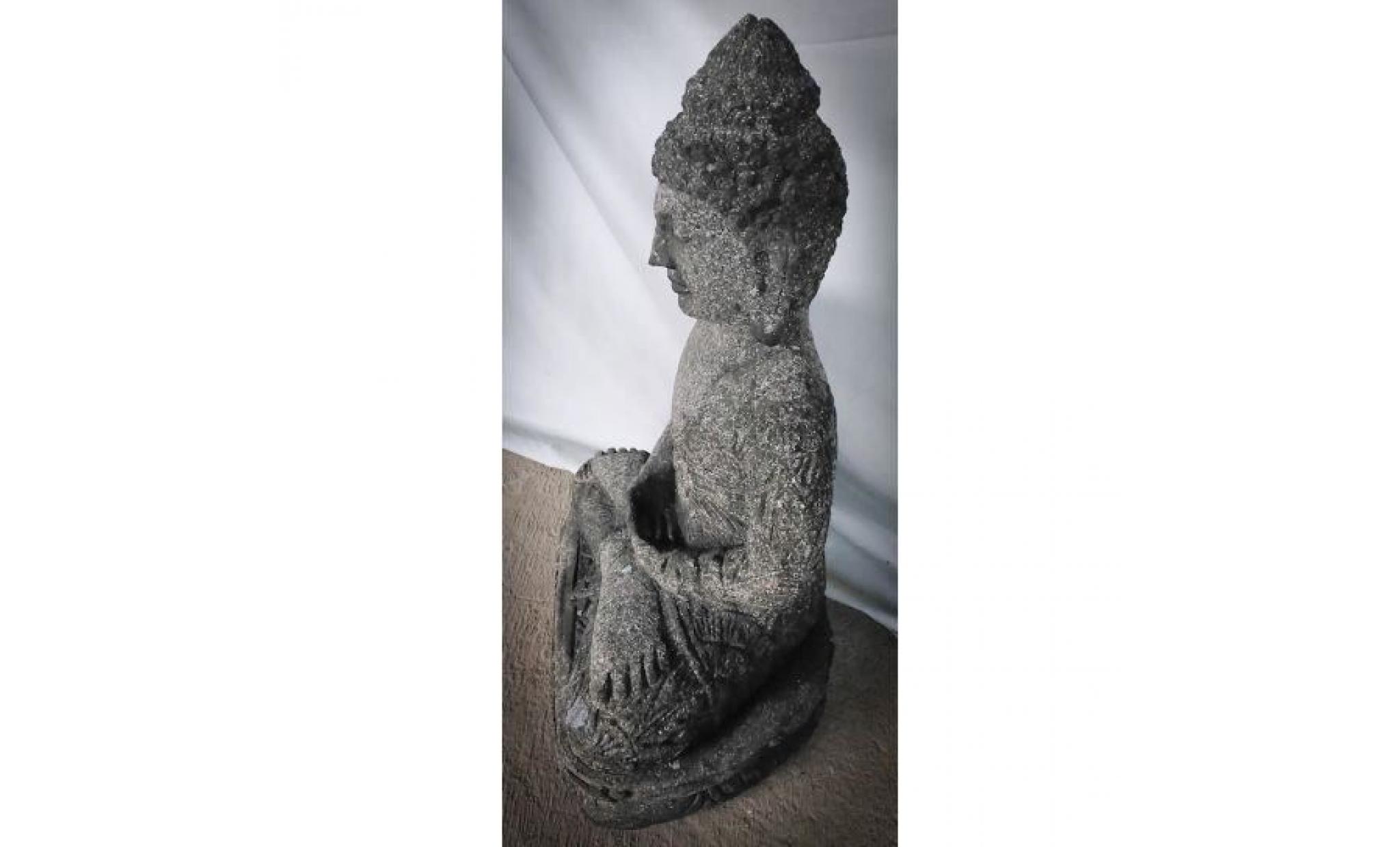 bouddha en pierre volcanique position offrande d'extérieur 50 cm pas cher