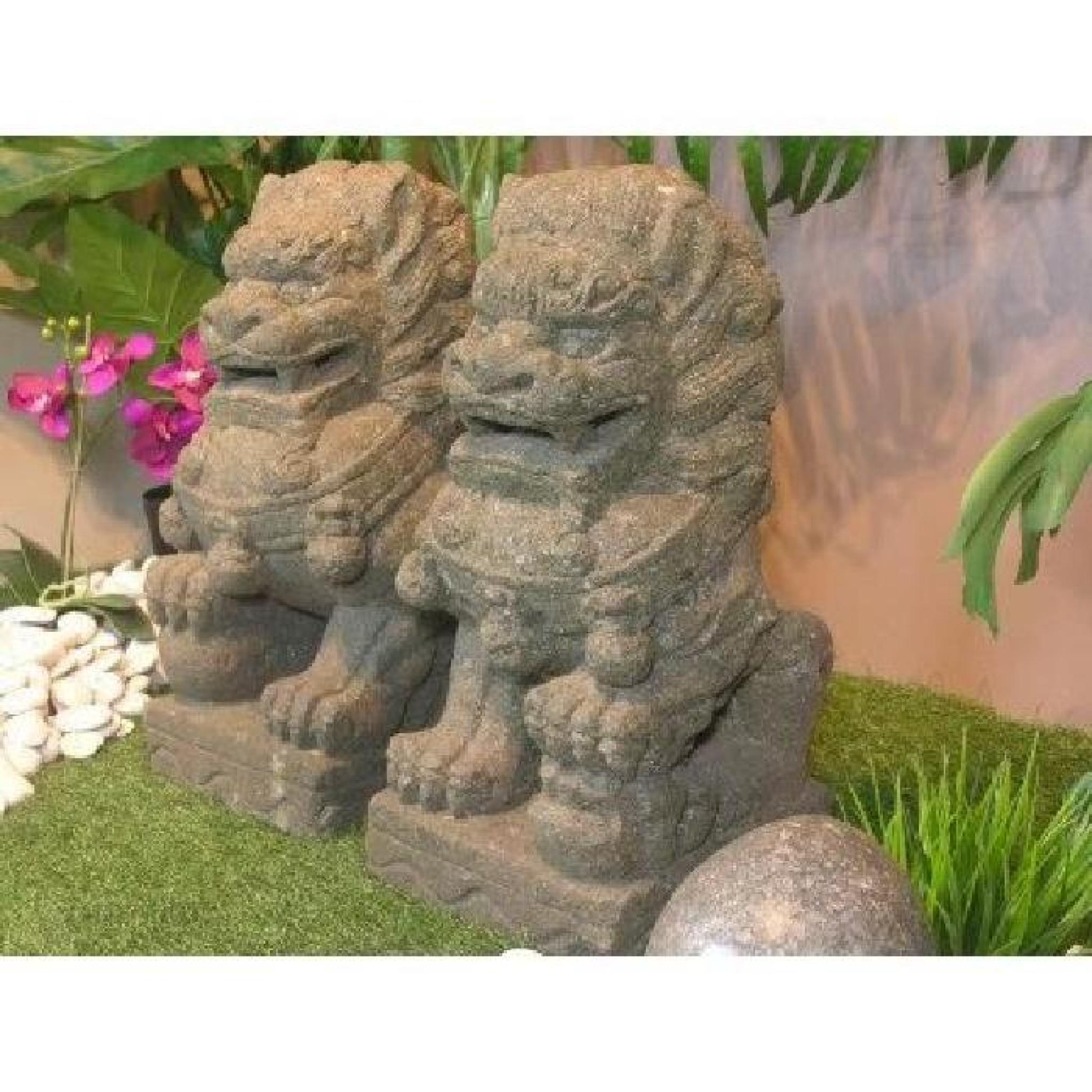 Deux Statue chien Fu Foo lion pierre volcanique... pas cher