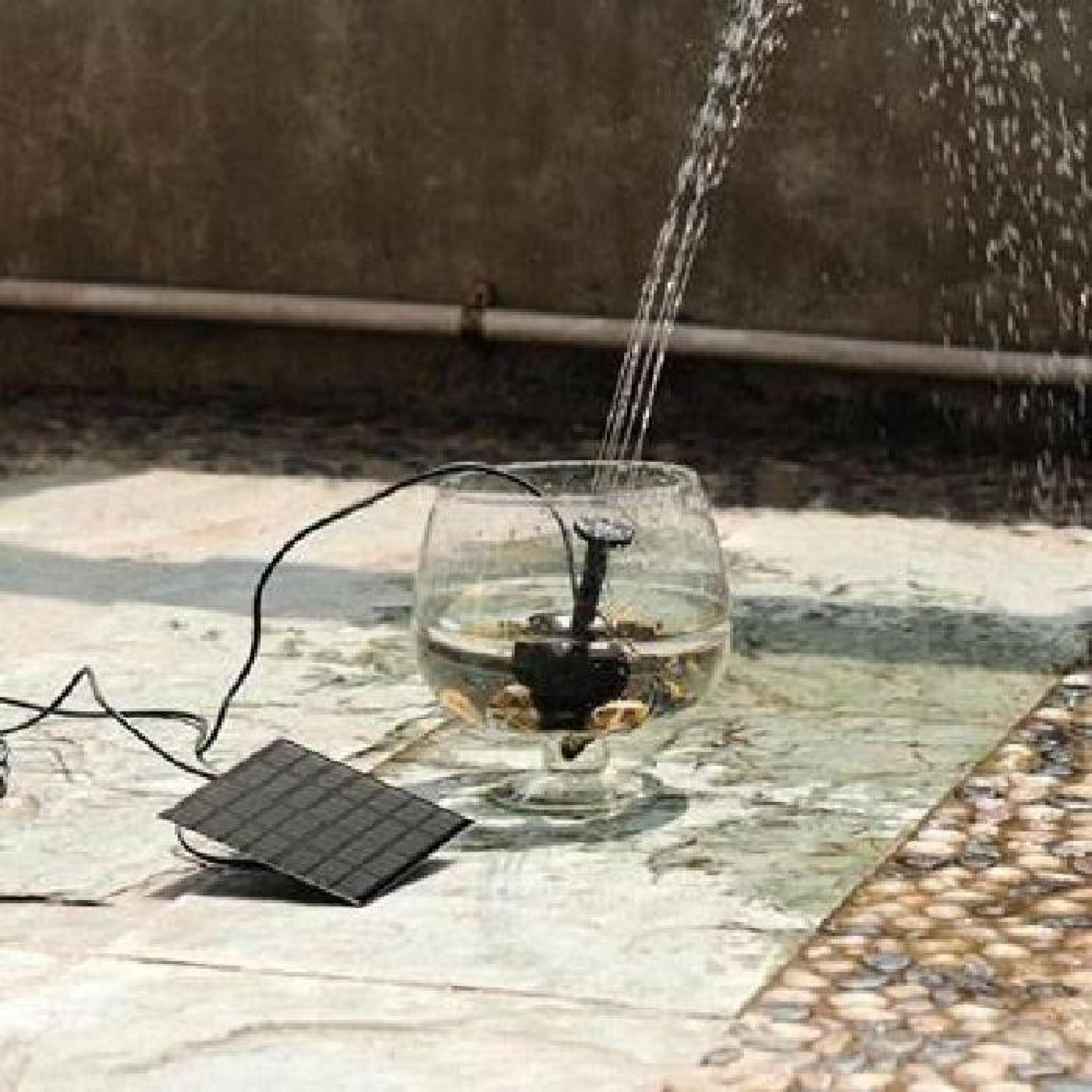 Fontaine solaire jet d'eau 150 litres / heure - Achat/Vente