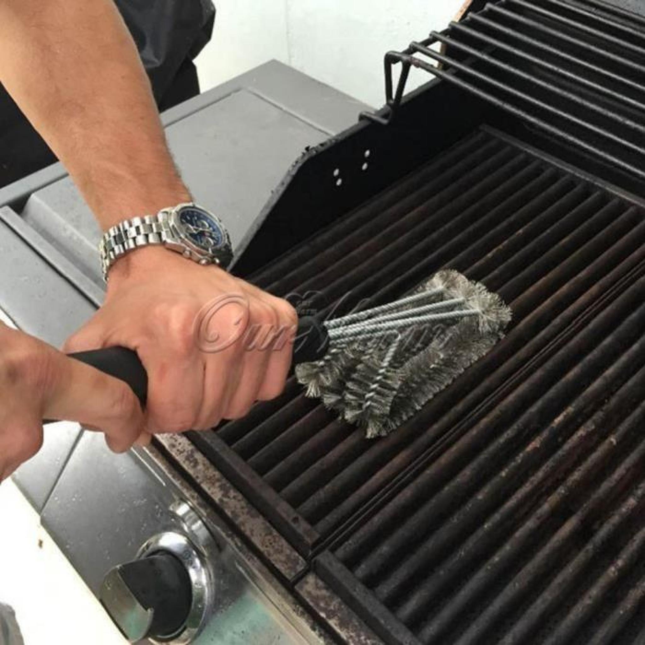 High Quality Barbecue Grill Cleaner 3 Fil d'acier Heads BBQ avec poignée Brosse de nettoyage 45cm pas cher