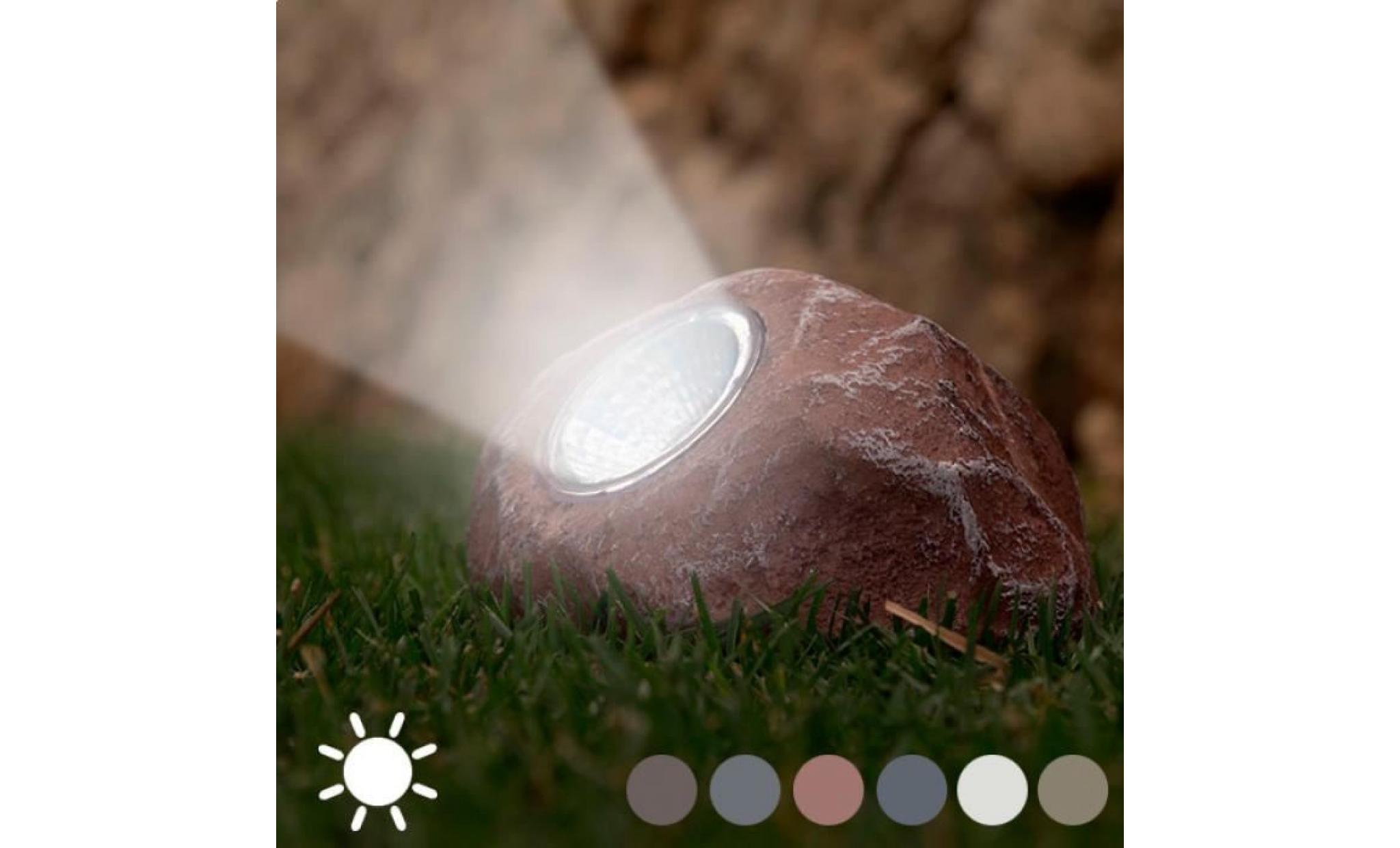 Lampe à énergie solaire en forme de pierre gris * Dimensions : 14 x 8,5 x 11,5 cm * Matière : polyrésine * Batterie rechargeable ...