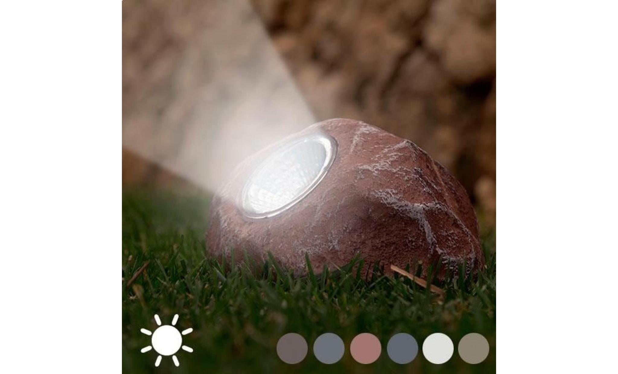lampe à énergie solaire en forme de pierre gris fonce * dimensions : 14 x 8,5 x 11,5 cm * matière : polyrésine * batterie