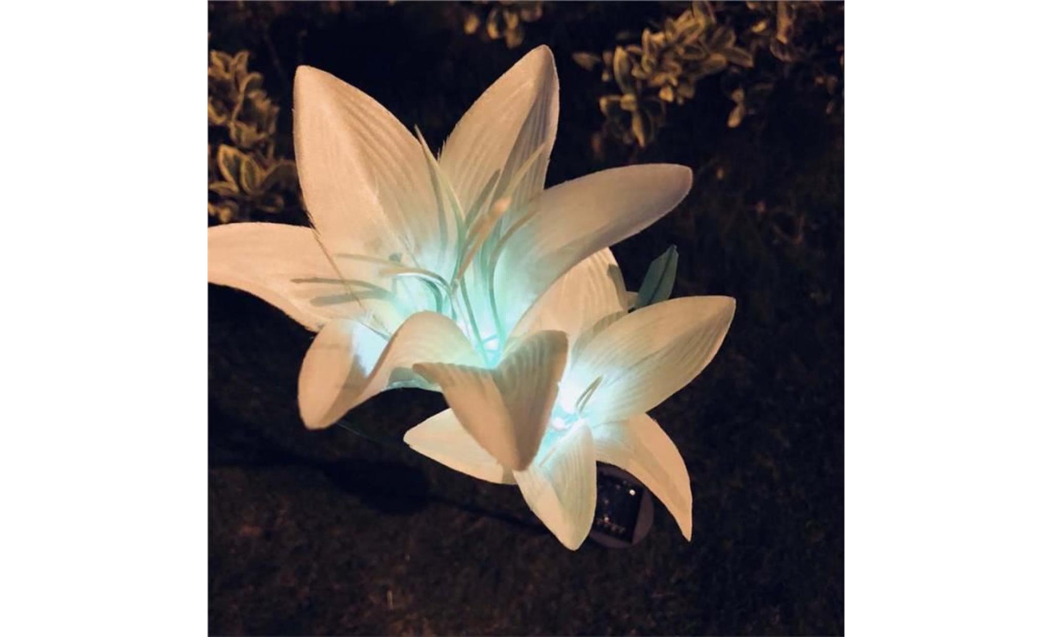 lumière solaire extérieure de paysage de pieu de lumière de pieu de jardin a simulé la décoration de fleur de lis(blanc frais) pas cher