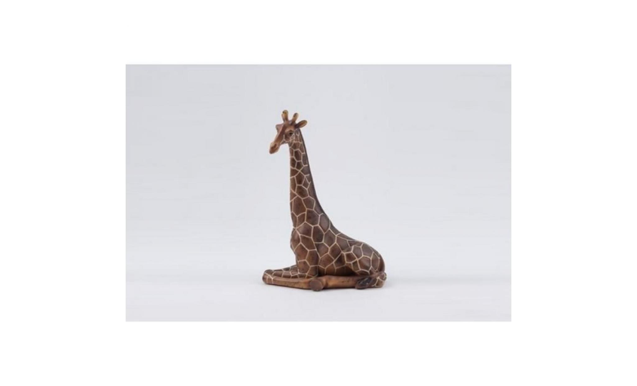 sculpture animalière en résine girafe assise h.31cm   marron