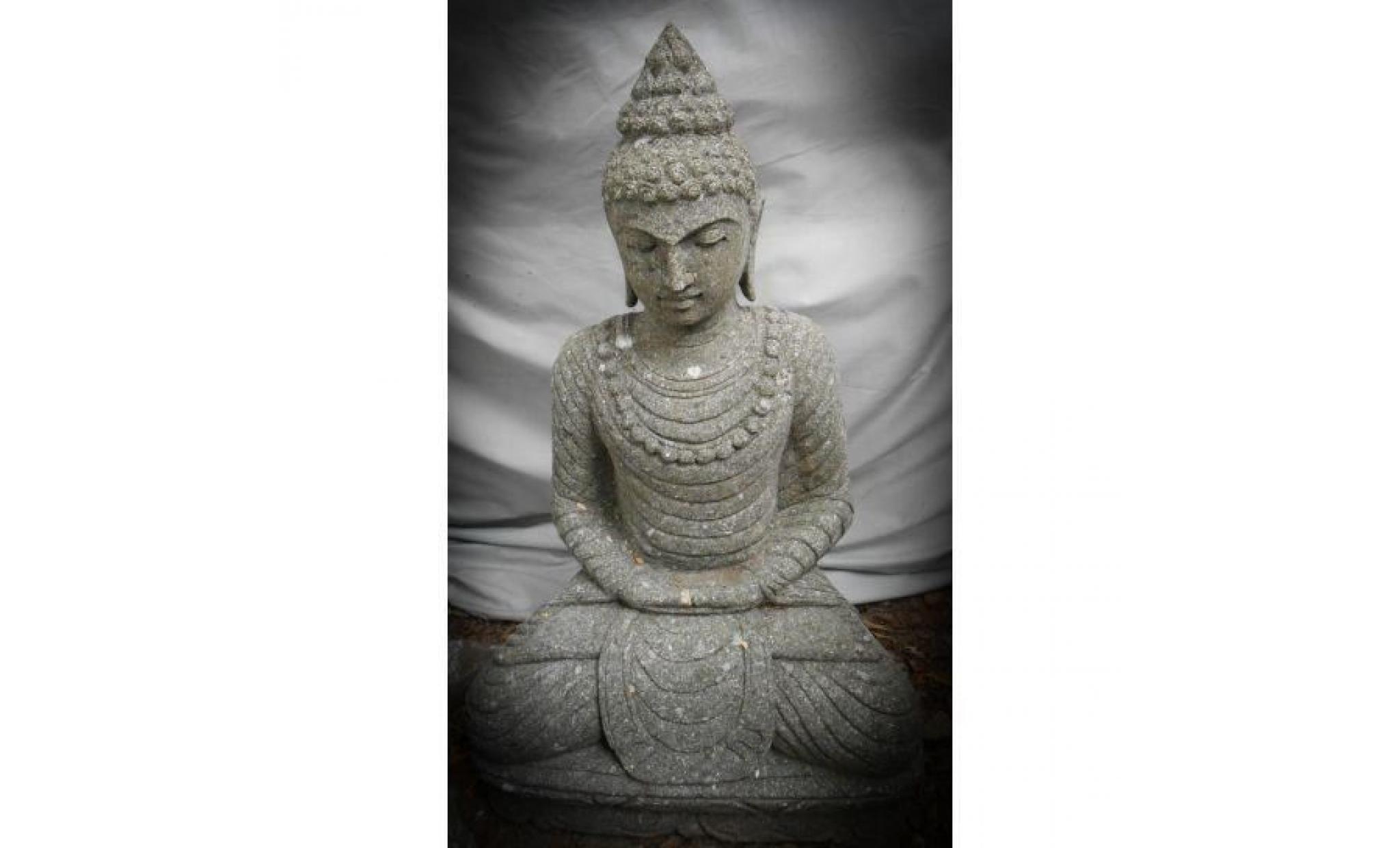 statue de bouddha assis jardin zen en pierre volcanique collier 50 cm