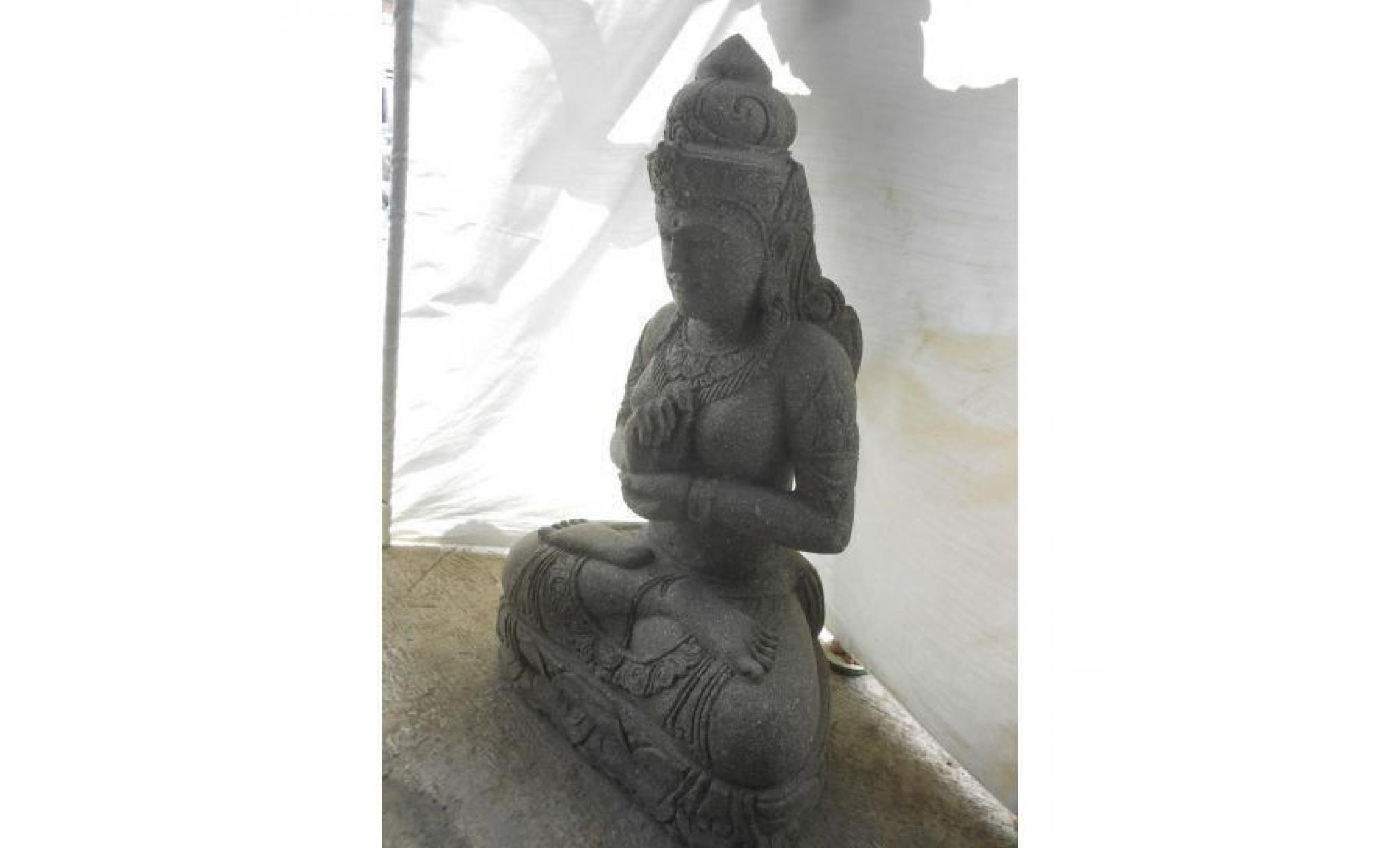 statue de jardin en pierre volcanique déesse balinaise 1m pas cher