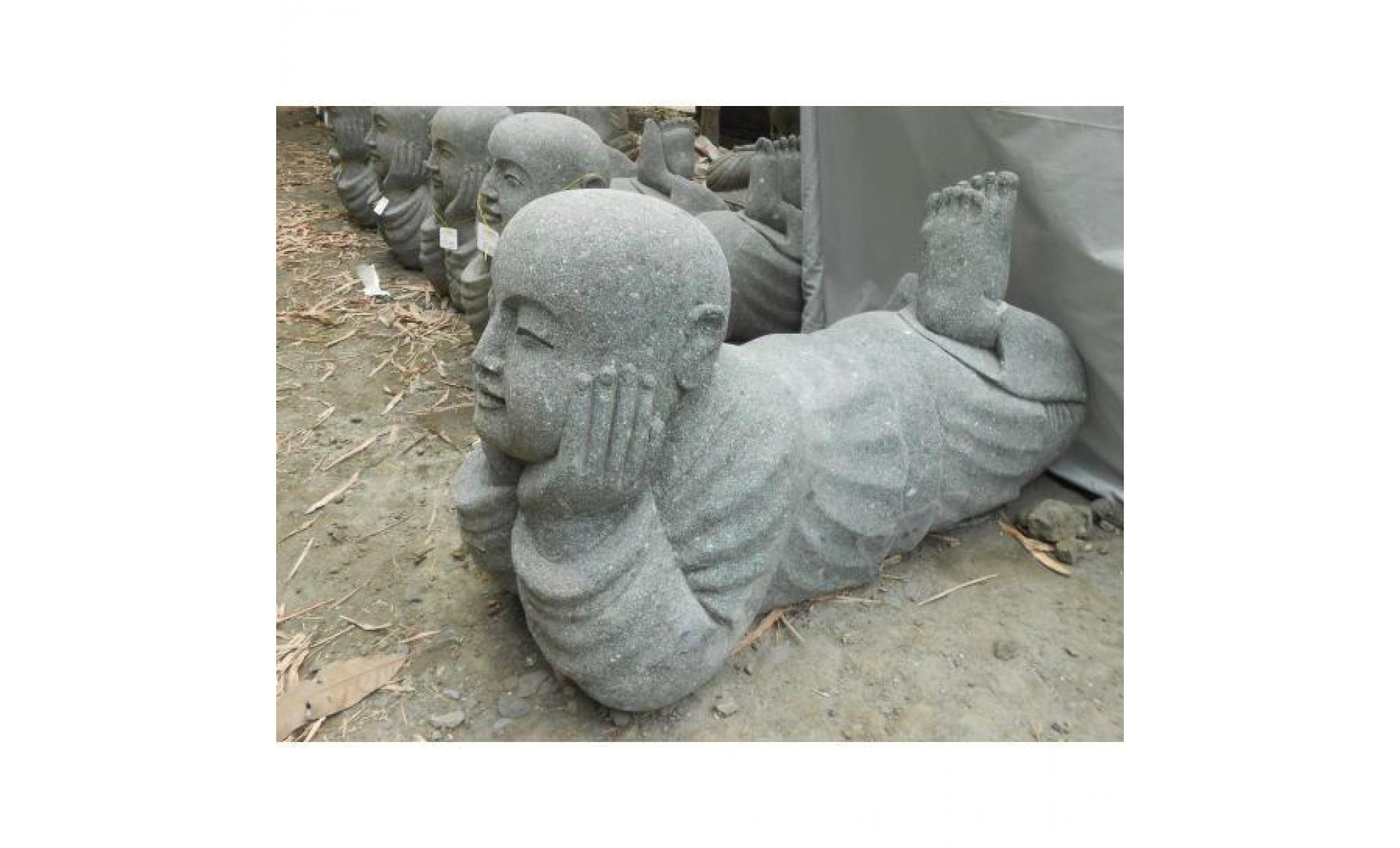 statue de jardin moine allongé en pierre massive 1m
