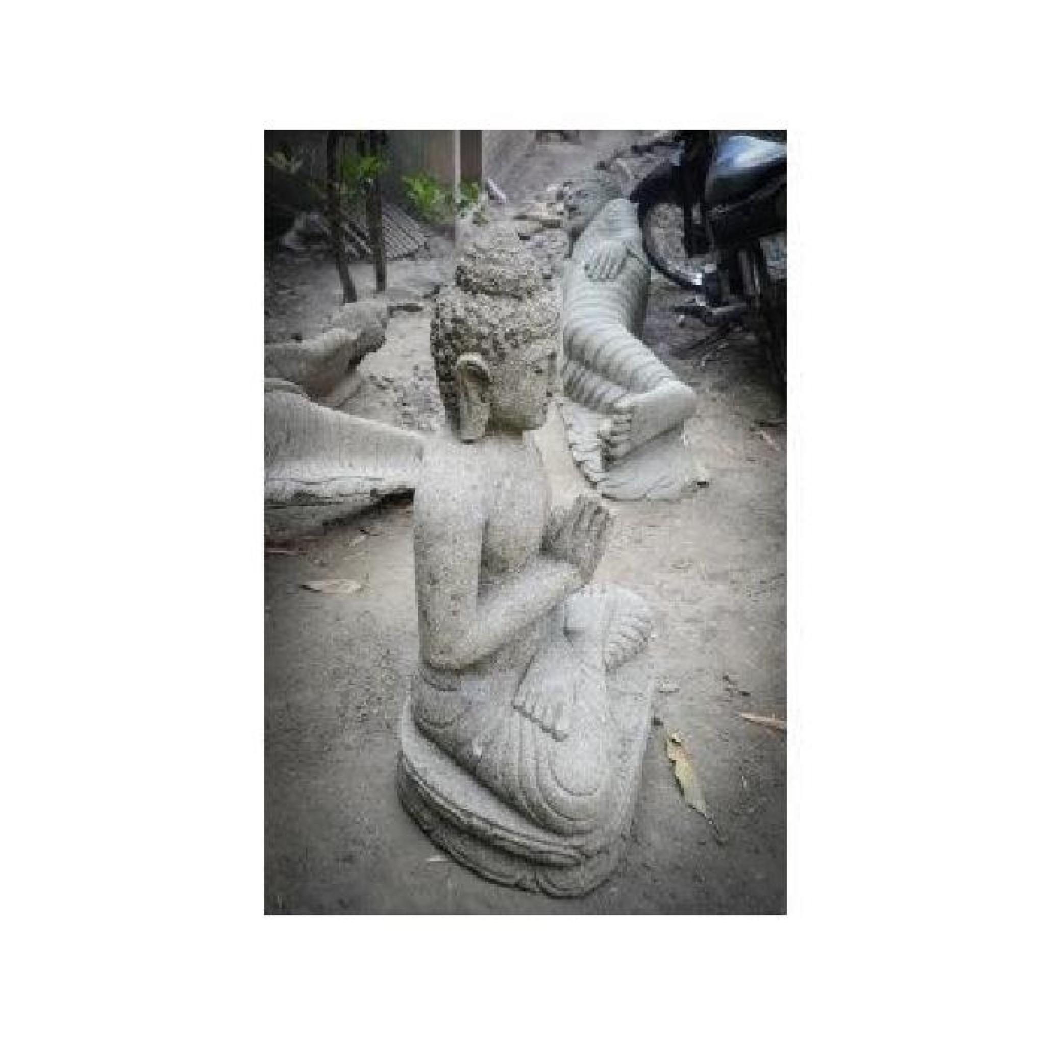 Statue jardin zen Bouddha en pierre naturelle p... pas cher